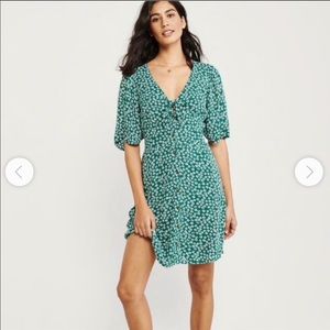 Abercrombie Vneck Tie Dress